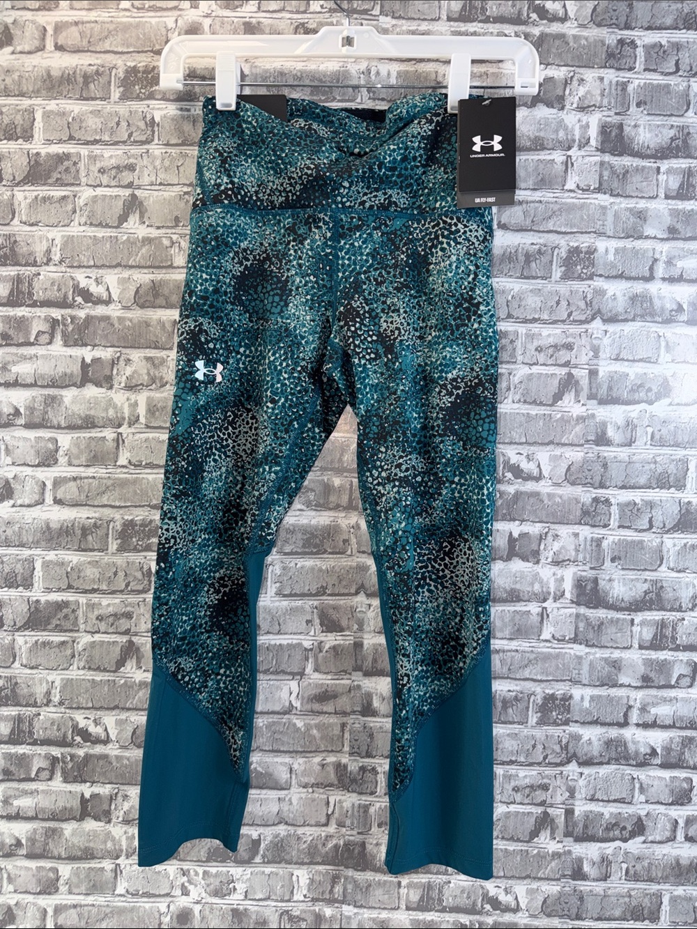 NWT Under Armour Teal & Black Speckled Athletic Leggings